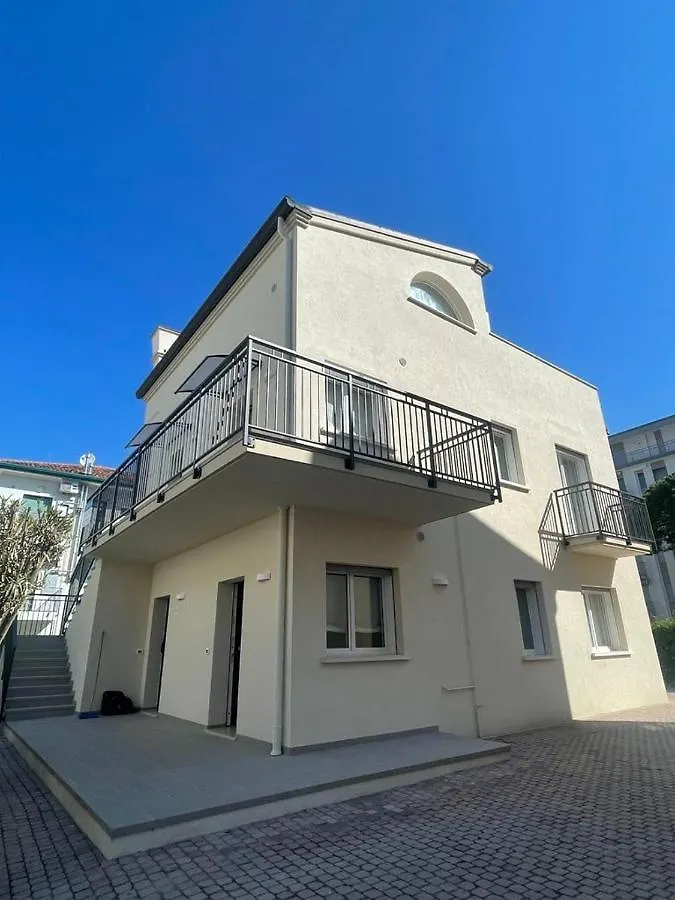 Villa Emma -Walterigato Apartments Solo Per Famiglie Lido di Jesolo